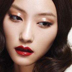 On adopte le gloss rouge.
