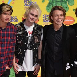 5 Seconds of Summer @ Kids Choice Awards 2015