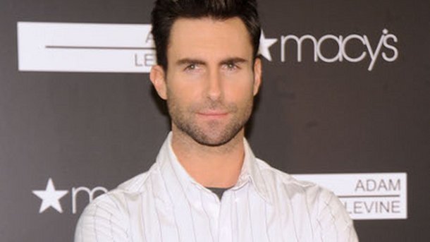 Adam Levine est fiancé !