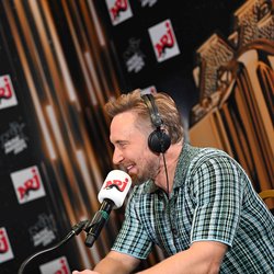 David Guetta dans l'émission de Louis - J-1 avant la cérémonie des NRJ Music Awards 2024