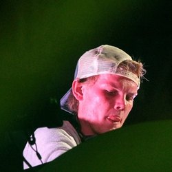chris-martin-avicii