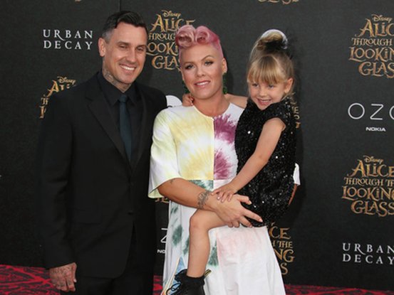 carey-hart-willow-et-pink