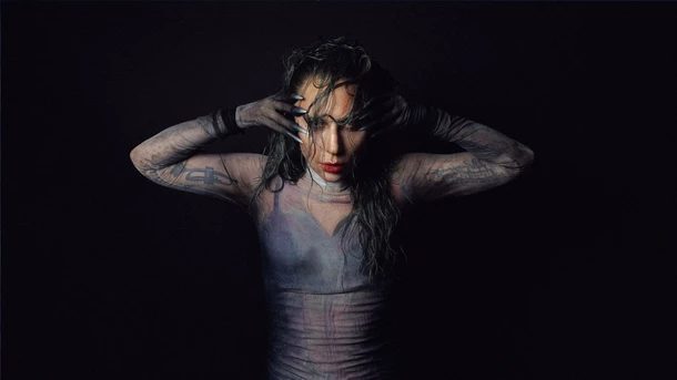 Lady Gaga ravit ses fans avec son nouveau single "Disease"