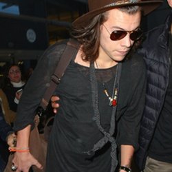 Harry Styles à son arrivée à l'aéroport de Los Angeles