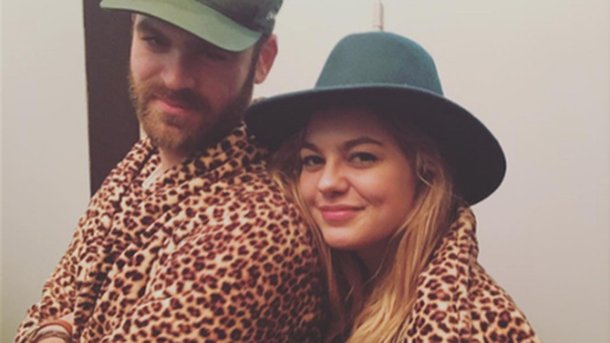 Louane s’éclate au concert des Chainsmokers!