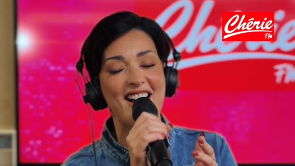 Sheryfa Luna "Il avait les mots" en live dans le Réveil Chérie !