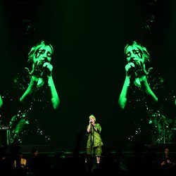 Billie Eilish a donné le coup d'envoi de sa tournée "Where Do We Go?"