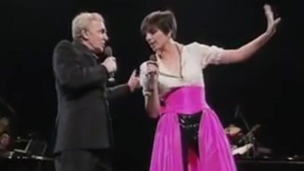 Charles Aznavour - Les Comédiens Feat Liza Minnelli