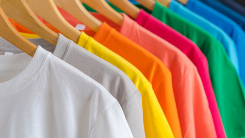 Les infos du Réveil Chérie : quelle couleur de vêtements porter quand il fait chaud ?