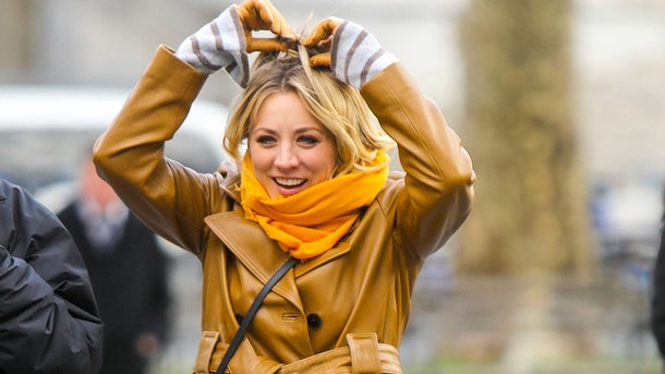 «The Flight Attendant»: Kaley Cuoco gênée par une scène de sexe!