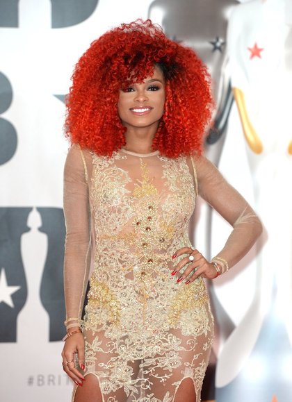 Fleur East arrive aux Brit Awards 2016