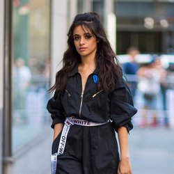 Camila Cabello : parfaite en combinaison