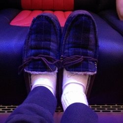 Niall Horan: J'ai mis mes chaussons de bus! c'est le chauffeur qui nous les a offert! 