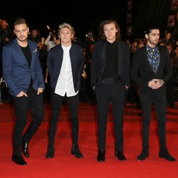 One Direction - Montée des Marches - NRJ Music Awards 2014