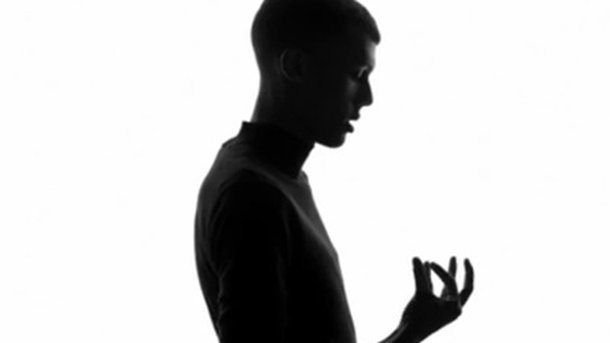 Stromae: buzz immédiat pour son nouveau clip sur le cancer!