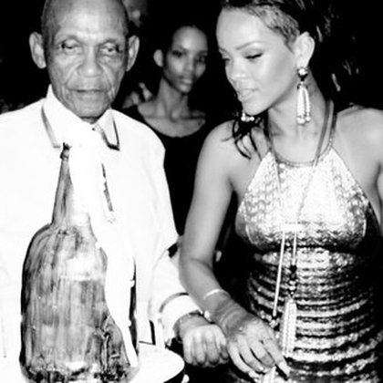 Rihanna: #cake #granfadda #bravobirthdaybash #barbados