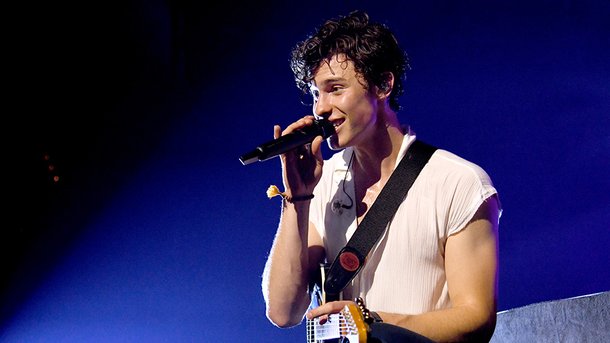 Shawn Mendes se confie sur ses années difficiles au collège