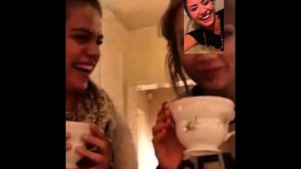 Selena Gomez passe les fêtes avec Taylor Swift et Demi Lovato !