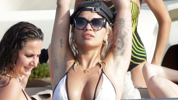 Rita Ora : sexy en bikini!