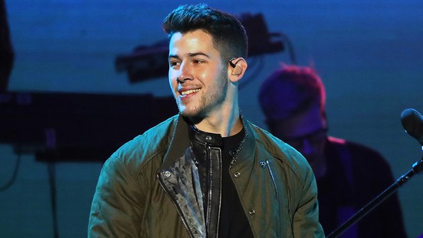 Nick Jonas fête ses 27 ans: sa carrière en 5 hits