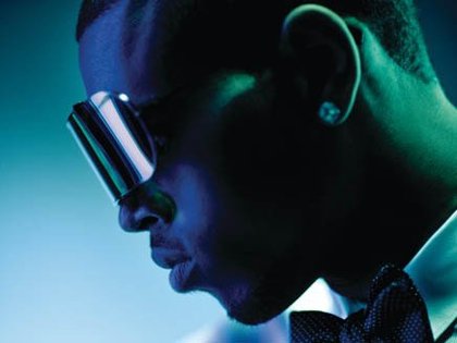 Chris Brown fait chanter et danser un quartier sur Yeah Yeah Yeah