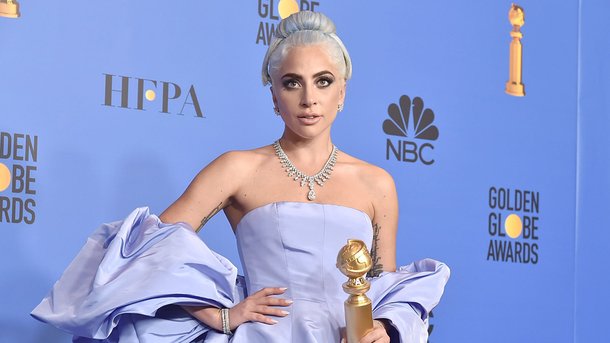 Lady Gaga : découvrez comment elle fête son Golden Globe!
