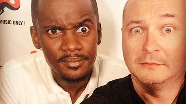 Black M met l’ambiance chez un fan avec Cauet!