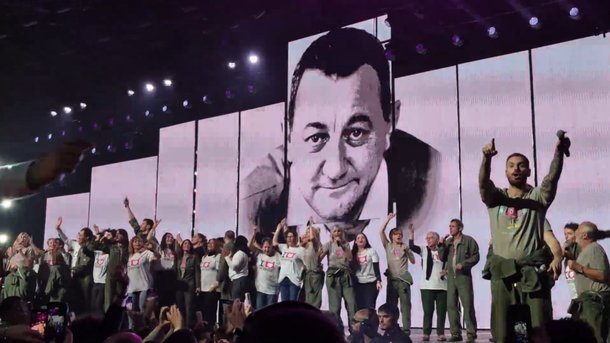 Les Enfoirés 2026 : quand sortira le nouvel hymne, "Tout se casse", écrit par Santa ?