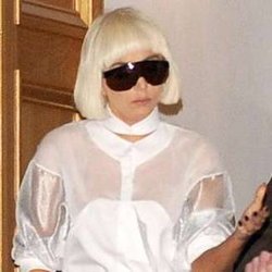 Lady Gaga la coupe au carré