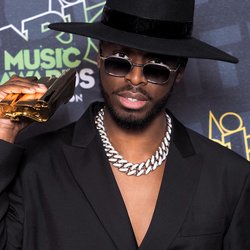 Dadju - Photocall NRJ Music Awards Paris Edition
