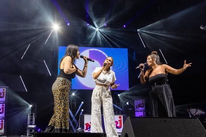 Camélia Jordana, Vitaa et Amel Bent - NRJ Music Tour Haguenau 2021