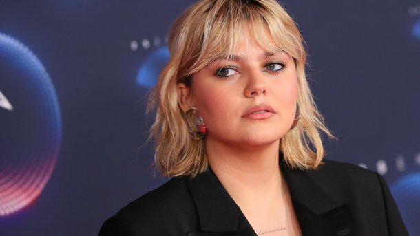 Louane dans « Popstars » : les premières images de la chanteuse au sein du jury de l'émission