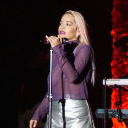 Rita Ora : super sexy sur scène à Los Angeles!