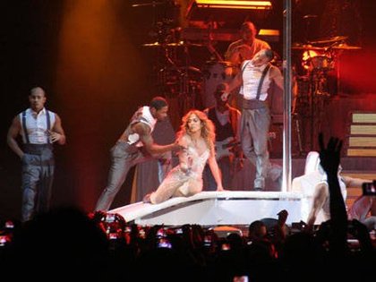 Jennifer Lopez à Bercy avec NRJ
