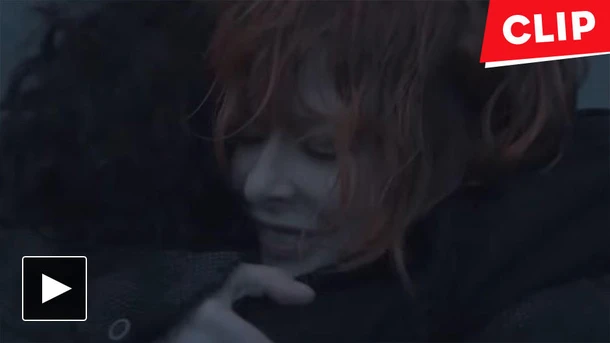 Mylène Farmer retombe en enfance avec LP dans le clip de «N’oublie pas»