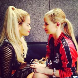 Rita Ora : Like a black widow BABY @thenewclassic #werecoming!