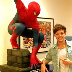 Louis Tomlinson et Spiderman