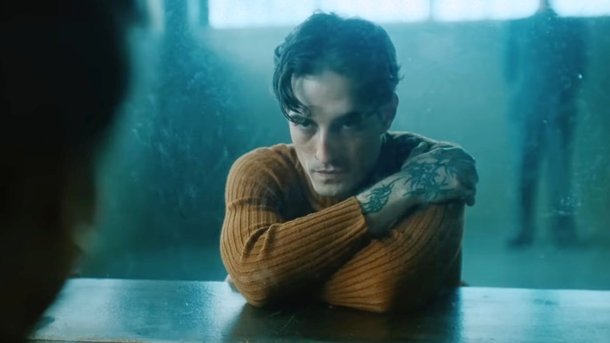 "Next Summer" : Damiano David nous emmène en prison dans son nouveau clip poignant
