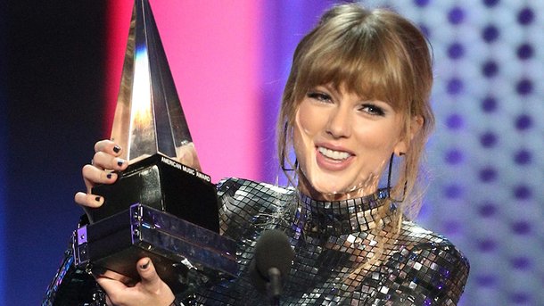Taylor Swift dévoile l'émouvant «The Lakes» extrait de l'édition deluxe de «Folklore»