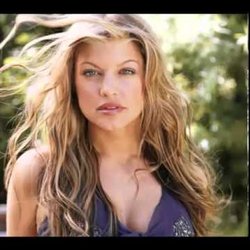 Fergie feat Pitbull - Feel Alive