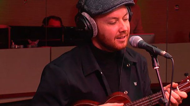 Matt Simons en interview et en live sur Chérie FM