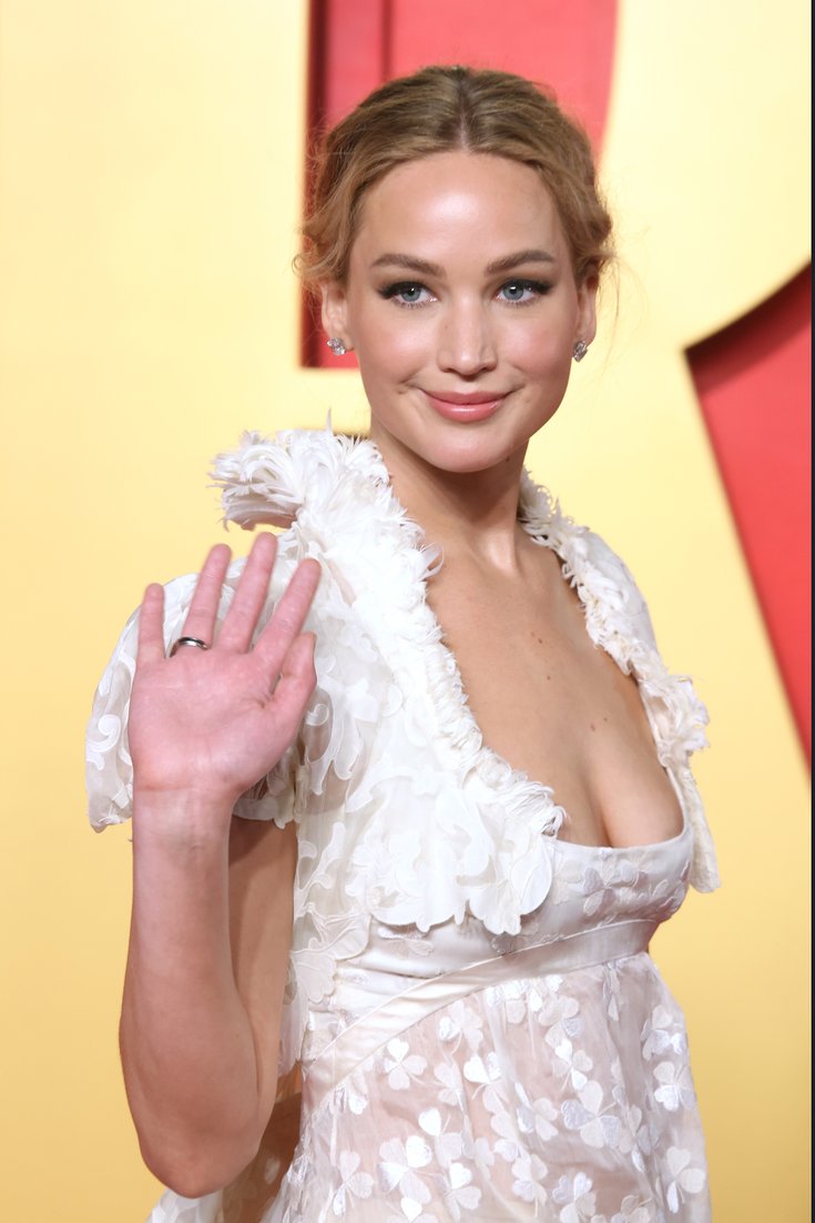 Jennifer Lawrence participe à la 2024 Vanity Fair Oscar Party