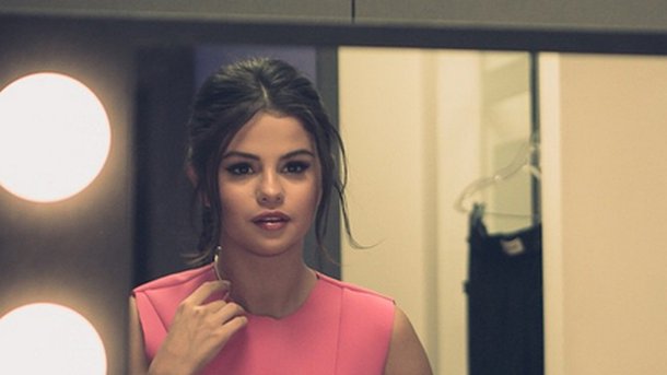 Selena Gomez : une vraie poupée au We Day !
