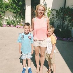 Britney Spears: What's up summer!!! Where are my sunglasses when I need them? Lol 