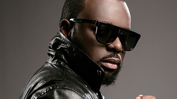 Maître Gims : découvrez le il y a sept ans, sans ses lunettes!
