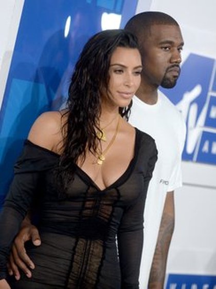 Kim Kardashian et Kanye west aux VMAs 2016