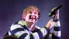 "Divinely Uninspired to a Hellish Extent" : un premier album et des records prestigieux pour Lewis Capaldi