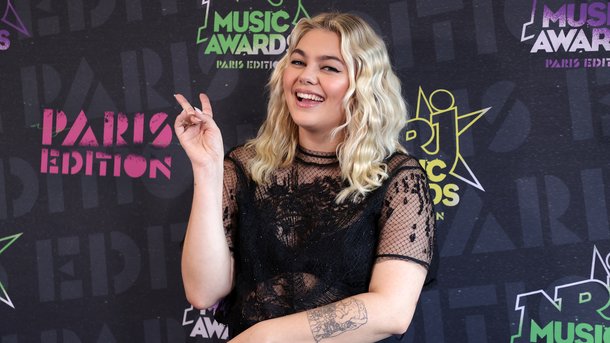 Louane en tournage pour la série «Visions», elle se confie sur son rôle