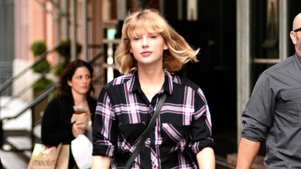 Taylor Swift : en pleine répétition pour le grand prix des Etats-Unis!