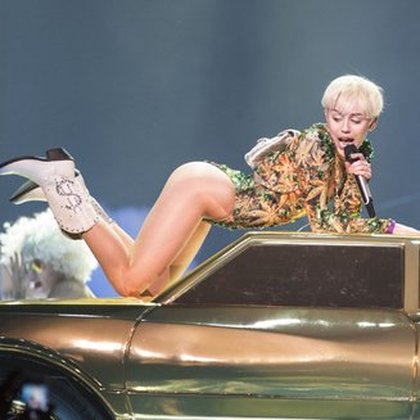 Miley Cyrus - Bangerz Tour 